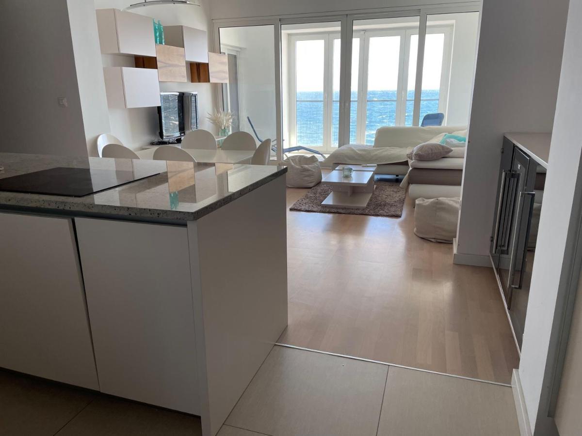 First Row To The Sea Appartement Opatija Buitenkant foto