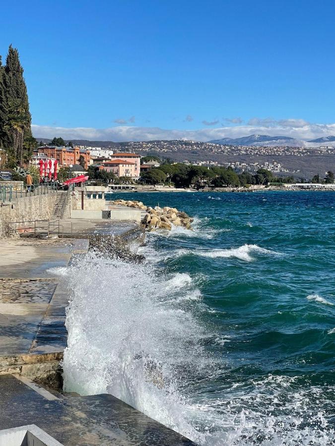 First Row To The Sea Appartement Opatija Buitenkant foto